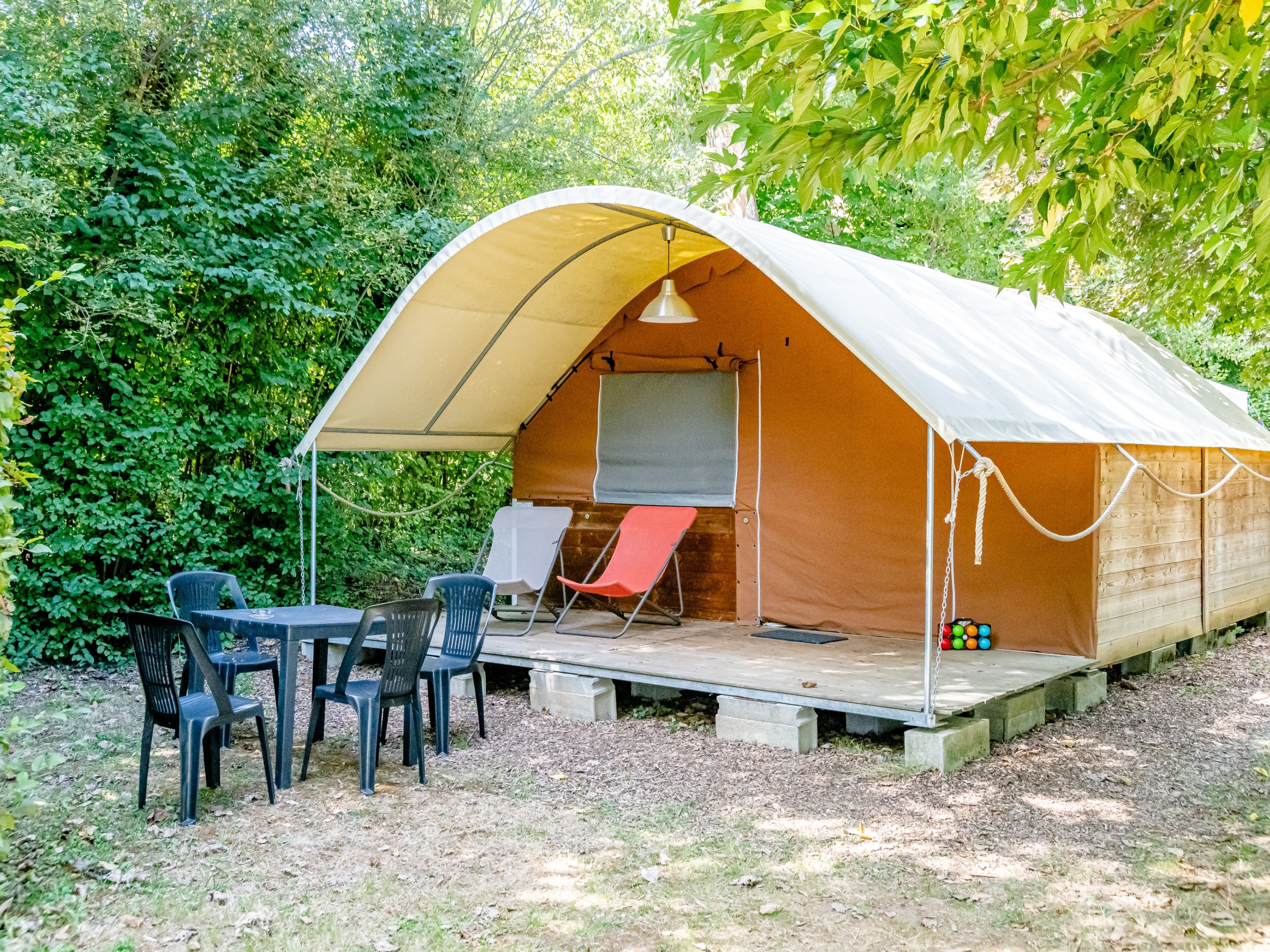 tente équipée camping le tiradou