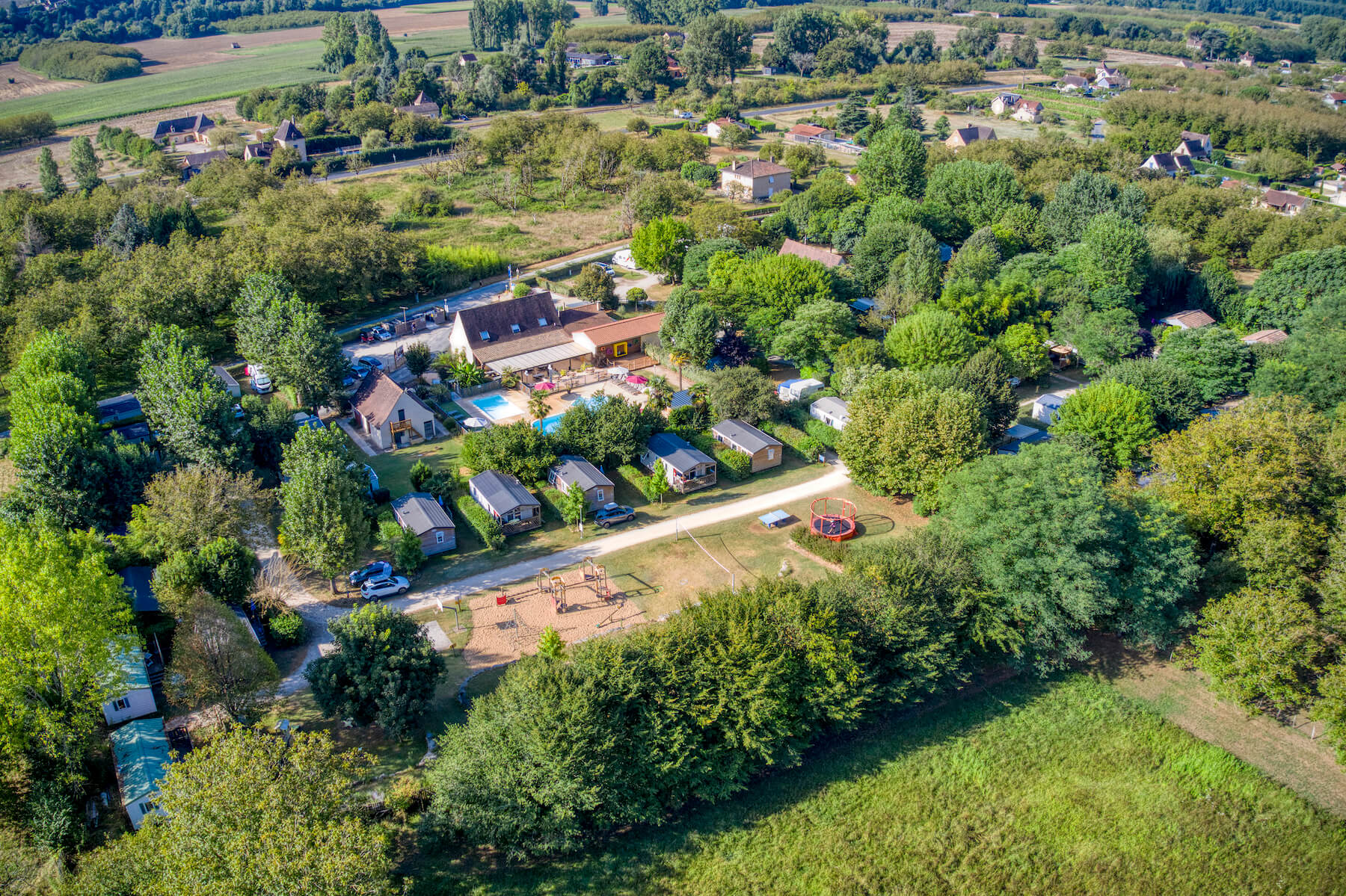 Vue aerienne camping familial 3 étoiles Le Tiradou